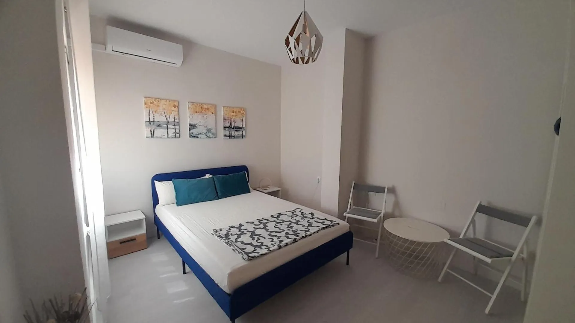 Room In The Centre Of La Linea - Habitacion En El Centro De La Linea contacts